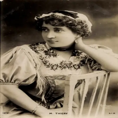 Ak Varieté Künstlerin M. Thiery, Portrait