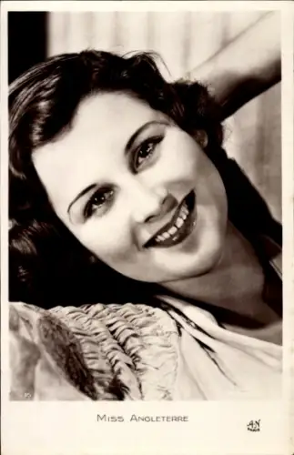 Ak Miss England, Portrait