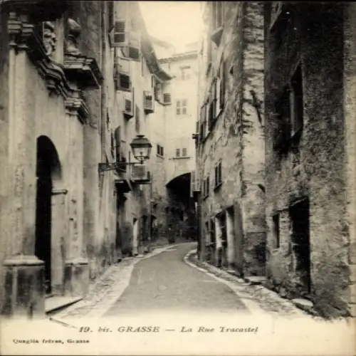 Ak Grasse Alpes Maritimes, Enge Gasse in  s Flair, Laterne, alte Gebäude