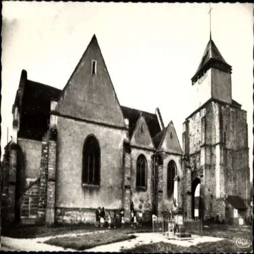Ak Malay le Grand Yonne, Kirche, Glockenturm