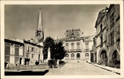 Ak Fontenay le Comte Vendée, Place Belliard