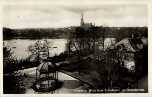Ak Chemnitz in Sachsen, Blick über Schloßteich, Schloßkirche, Kiosk, Bäume