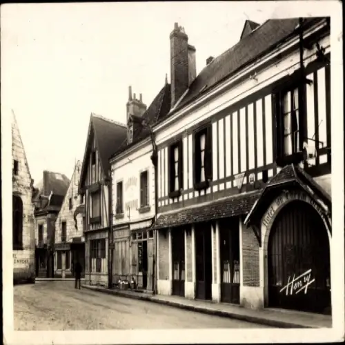 Ak Bléré Indre et Loire, Straßenszene, Hotel du Cheval Blanc,  Architektur