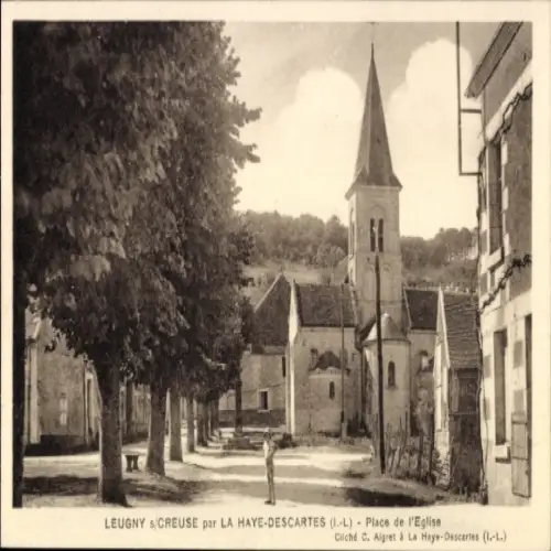 Ak Leugny Yonne, Kirche, Dorfplatz, Gebäude, Landschaft,  Architektur