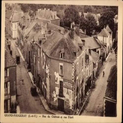 Ak Grand Fougeray Ille et Vilaine, Rue du Chateau, Rue Feart, Vogelperspektive