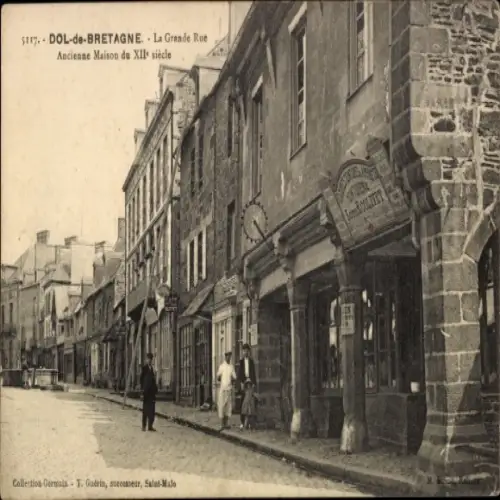Ak Dol de Bretagne Ille et Vilaine, Grande Rue, Ancienne Maison du XIIe siecle