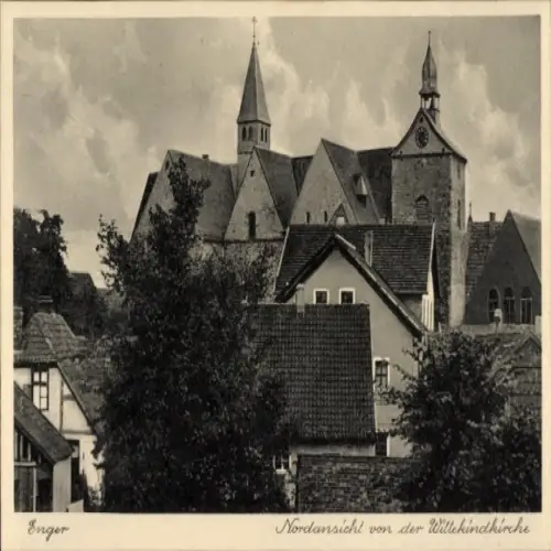 Ak Enger in Westfalen, Nordansicht von der Willekindkirche,  Architektur, Wolken