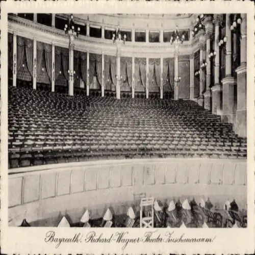 Ak Bayreuth in Oberfranken, Richard Wagner Theater, Zuschauerraum,  Architektur, leerer Saal