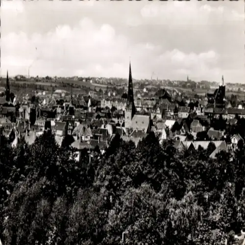 Ak Hattingen an der Ruhr, Ausblick auf eine Stadt, viele Häuser, zwei Kirchtürme, idyllische Land