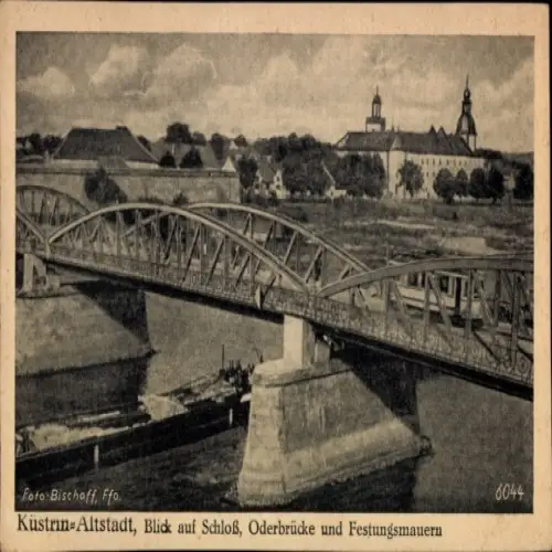 Ak Kostrzyn nad Odrą Cüstrin Küstrin Ostbrandenburg, Schloss, Oderbrücke, Festungsmauern