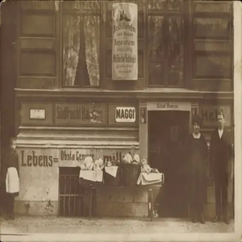 Foto Ak Berlin Kreuzberg, Mariannenstraße 28, Schuhmacher Wilhelm Schlegel, Geschäft Gertrud Kladena