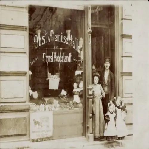 Foto Ak Berlin Prenzlauer Berg, Obst- und Gemüse-Halle Ernst Haberlandt, Anna Garn, Senefelder Str.