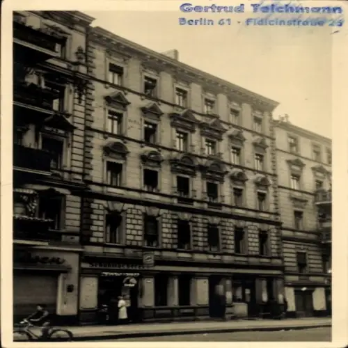 Foto Ak Berlin Kreuzberg, Wohnhaus Fidicinstraße 26, Geschäft Gertrud Teichmann