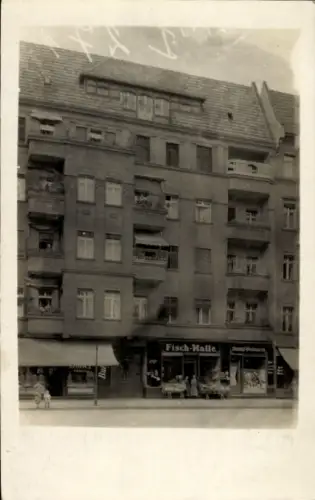 Foto Ak Berlin Prenzlauer Berg, Wohnhaus Stargarder Straße 51, Geschäfte, Fisch-Halle