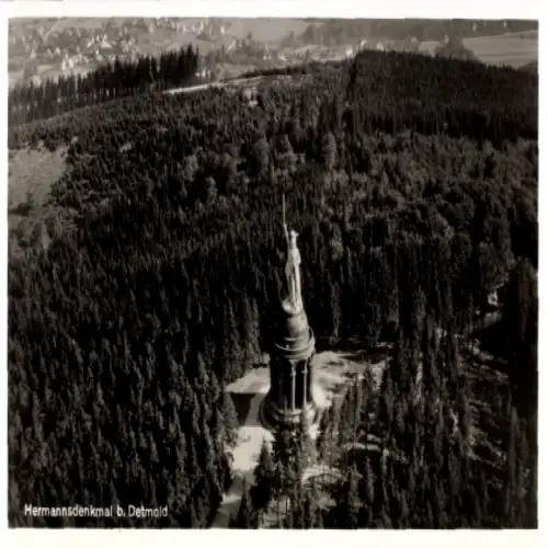 Ak Detmold am Teutoburger Wald, Hermannsdenkmal, Fliegeraufnahme