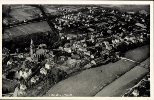 Ak Letmathe Iserlohn im Märkischen Kreis, Luftaufnahme von  Kirche, Häuser, Fluss, Landschaft