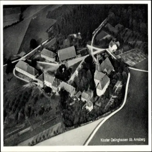Ak Holzen Arnsberg im Sauerland, Kloster Oelinghausen, Luftbild des Klosters, umgebende Landschaf