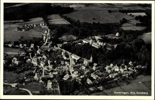 Ak Herdringen Arnsberg im Sauerland, Fliegeraufnahme, Gastwirtschaft Lindenhof
