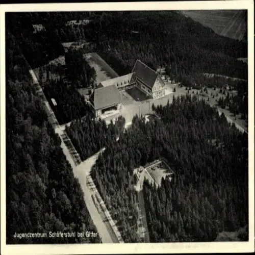 Ak Gitter Salzgitter in Niedersachsen, Luftaufnahme des Jugendzentrums, Waldlandschaft, Gebäude