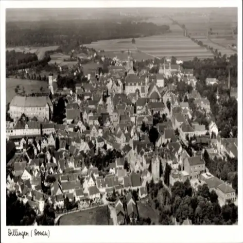 Ak Dillingen an der Donau , Luftaufnahme von Dillingen,  Stadt, Schwarz-Weiß-Fotografie