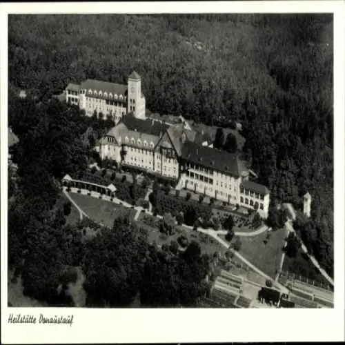 Ak Donaustauf in der Oberpfalz, Luftaufnahme Heilstätte  umgeben von Wald und Anlagen