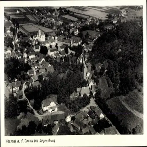 Ak Wiesent in der Oberpfalz, Luftaufnahme des Ortes, Häuser und Landschaft