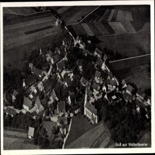Ak Walbertsweiler Wald in Hohenzollern, Luftaufnahme des Dorfes  Häuser, Kirche, Felder
