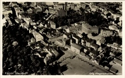 Ak Kostrzyn nad Odrą Cüstrin Küstrin Ostbrandenburg, Fliegeraufnahme, Neustadt