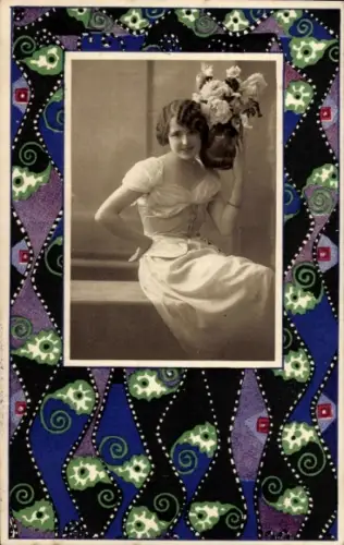 Passepartout Ak Porträt einer jungen Frau, Blumen