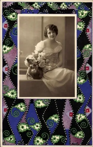 Passepartout Ak Porträt einer jungen Frau, Blumen