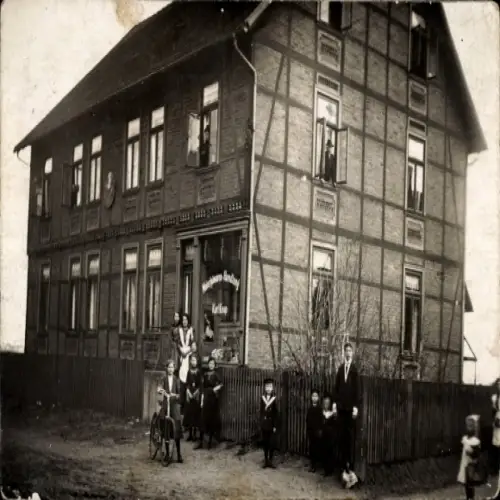 Foto Ak Braunschweig, Eichhahnweg, Fachwerkhaus, Geschäft, Anwohner, Kinder