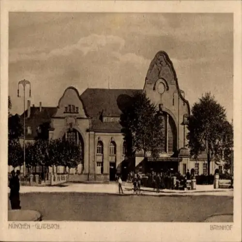 Ak Mönchengladbach am Niederrhein, Bahnhof, Vorplatz
