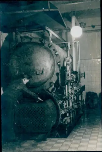 Foto Konservenfabrik Carl Schäfer Potsdam, Waisenstr. 48, heute Dortustr., Arbeiter, Kessel