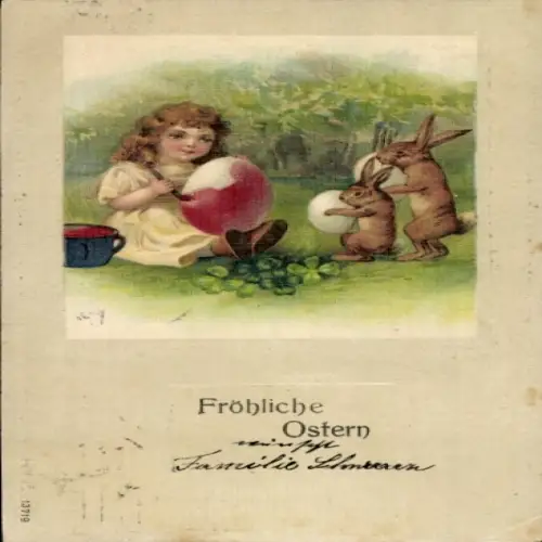 Ak Fröhliche Ostern, Hasen, Kind bemalt Ostereier