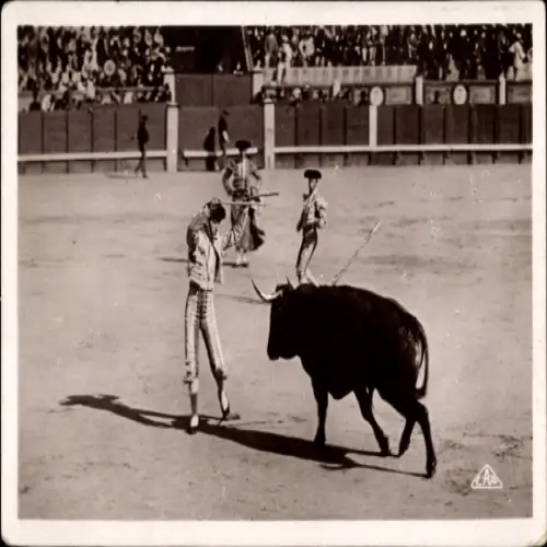 Ak Stierkampf, Arena, Torero, Zuschauer