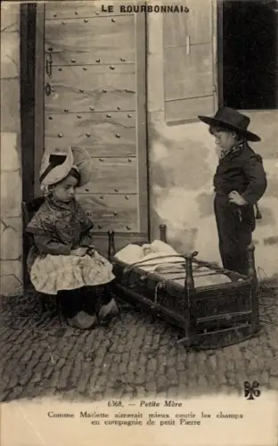 Ak Französische Tracht, Kinder als Erwachsene, Eltern, Schlafendes Baby