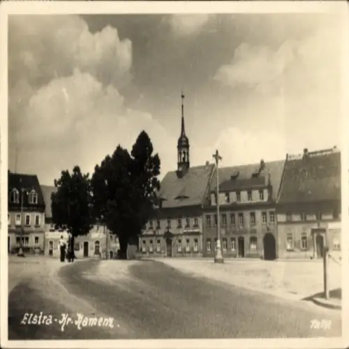 Ak Elstra in der Oberlausitz Sachsen, Stadtansicht, historische Architektur, Kirche, Wolken, P...