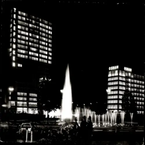 Ak Berlin Charlottenburg, Blick auf den beleuchteten Ernst Reuter Platz bei Nacht
