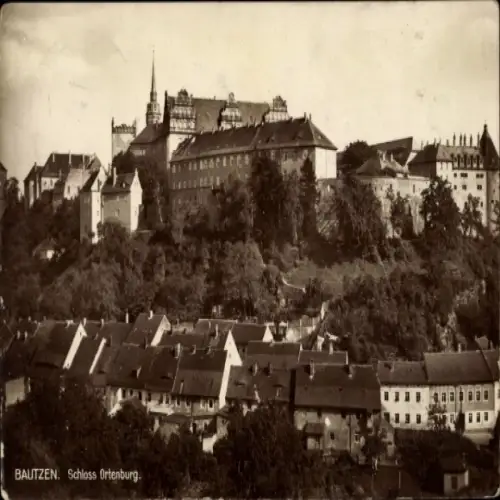 Ak Bautzen in der Oberlausitz, Blick auf Schloss Ortenburg,  Gebäude, Stadtansicht, schwarz-weiß