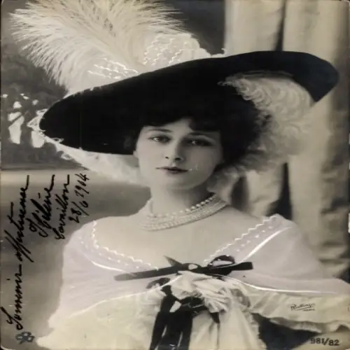Ak Varieté Künstlerin, Portrait mit Hut, Reutlinger 981/82