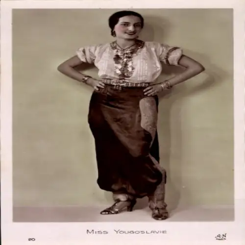 Foto Ak Miss Jugoslawien, Portrait im Kleid