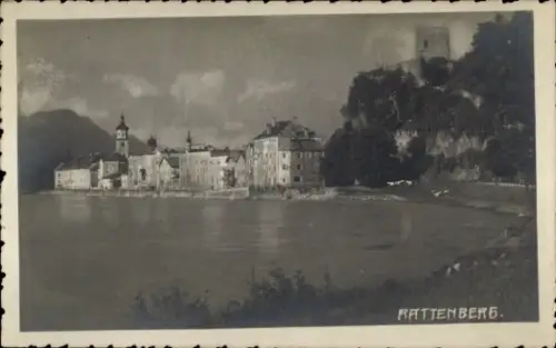 Foto Ak Rattenberg in Tirol, Teilansicht, Flussufer