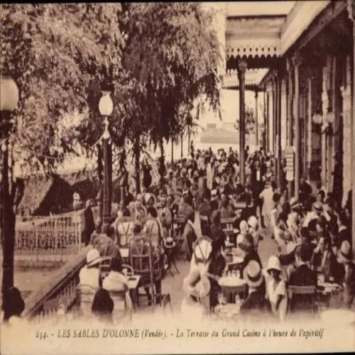 Ak Les Sables d'Olonne Vendée, Terrasse du Grand Casino a l'heure de l'aperitif