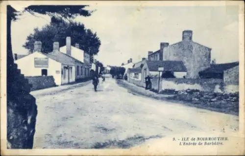 Ak Île de Noirmoutier Vendée, Strasse in Barbâtre, Wohnhäuser, Radfahrer, Bäume