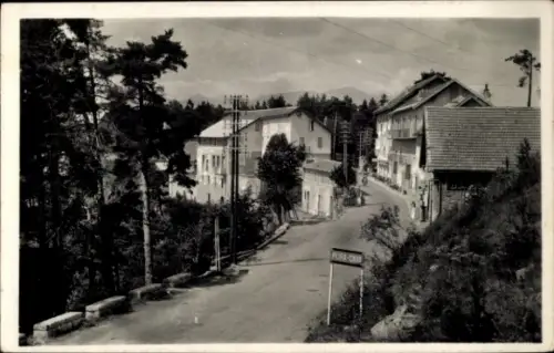 Ak Peira Cava Alpes-Maritimes, Ortseingang
