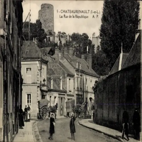 Ak Château Renault Indre-et-Loire, Rue de la Republique