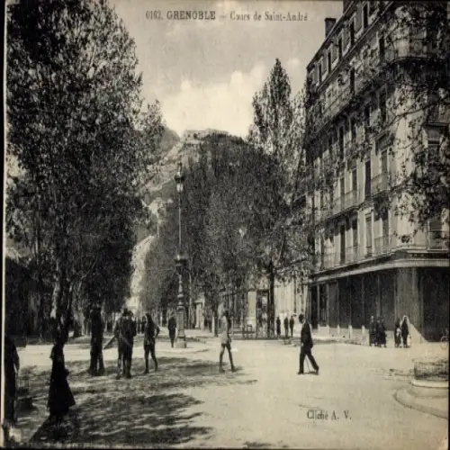 Ak Grenoble Isère, Stadtansicht, Bäume, Gebäude, Straße, Cours de Saint-André, 0162
