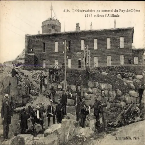 Ak Saint Bonnet près Orcival Puy-de-Dôme, Observatorium, Berg, 1465 Meter Höhe, Menschen,  Archit