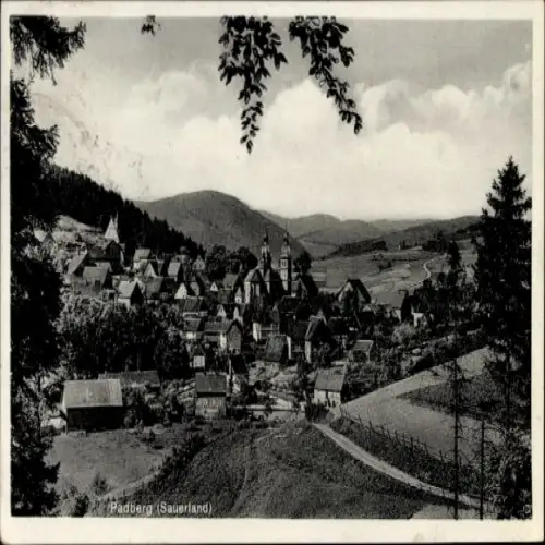 Ak Padberg Marsberg im Sauerland, Dorfblick, mittelalterliche Architektur, ruhige Lage, schöne La