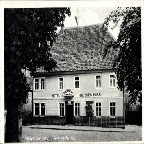 Ak Harzgerode am Harz, Historisches Gebäude, Hotel Weisses Ross,  Schwarz-Weiß-Foto